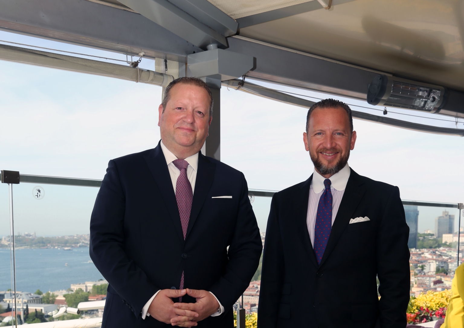 RAINER-GIERINGER-CONRAD-ISTANBUL-BOSPHORUS-GENEL-MUDUR-BATU-AKSOY-AKSOY-HOLDING-CEO-1536x1086